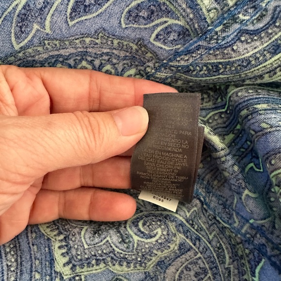 Liz Claiborne long sleeve paisley dark blue deep color pattern fun cuff pattern - Picture 12 of 13